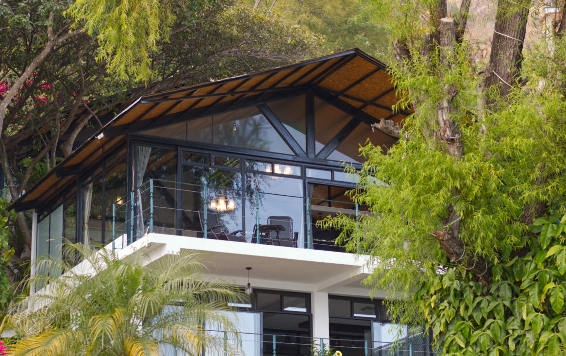 Facade of Alas Del Angel