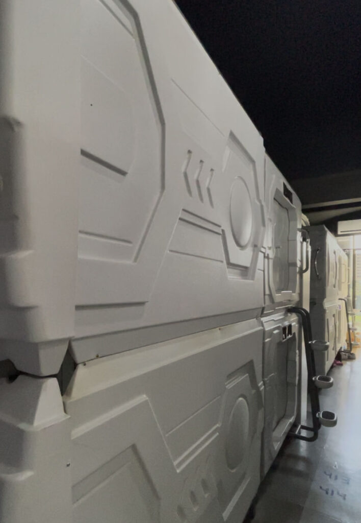 Met A Space Pod Isle of Pods